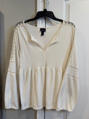 Buckle Cream Lace-Trim Peasant Blouse